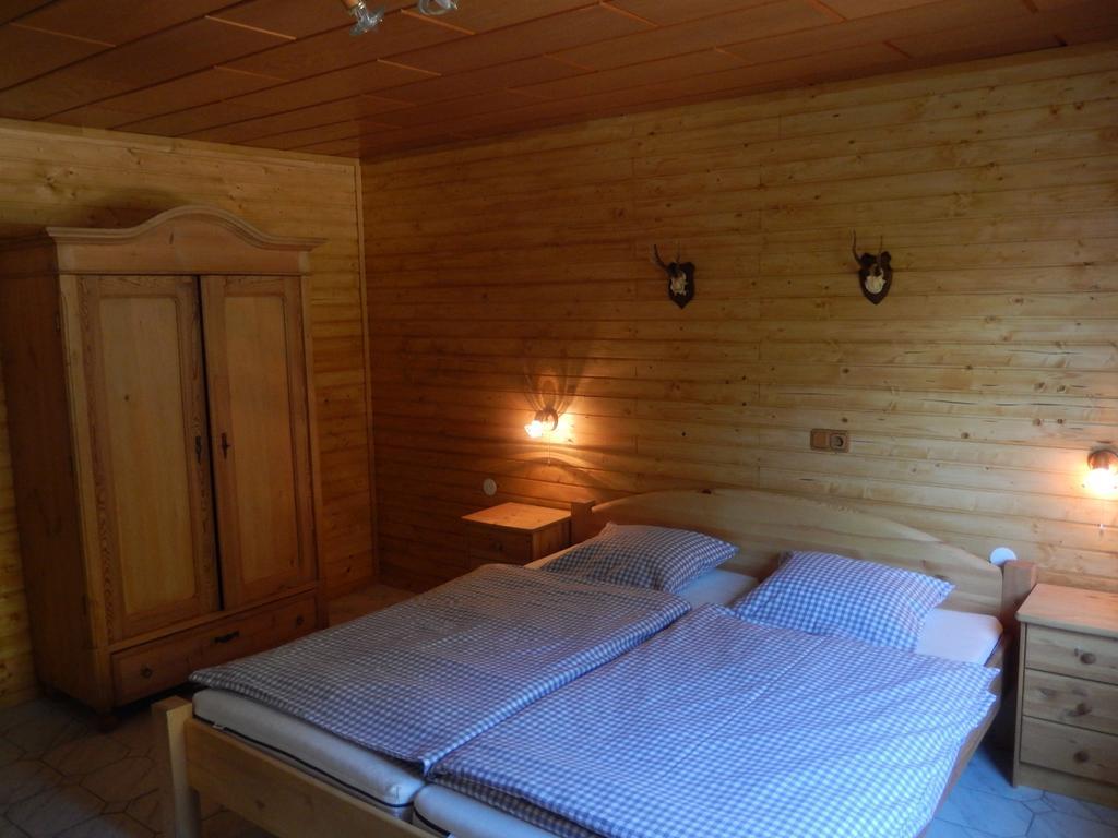 Haus Am Wald Apartment Щайндорф ам Осиахер Зее Стая снимка